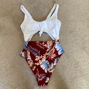 One piece Bathing suit